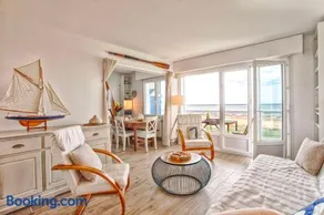 Seafront flat near Cabourg with free private parking - Image 3
