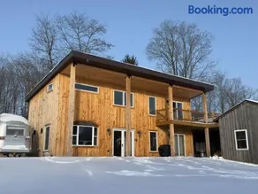 Modern Cabin near Watkins Glen - Image 2