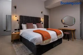 Montgomery House Apart-Hotel - Image 1
