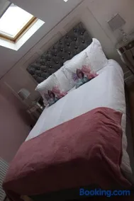 Diamond House - Image 3