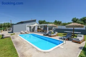 Gramvella Resort - Image 2