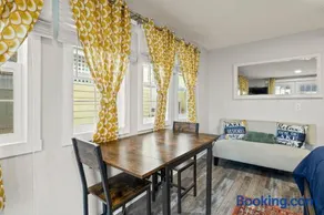 Walk to Parks! Dining & Lake! Close to Hike Trails! - Image 3