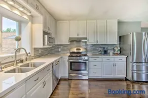 Modern Home on Mille Lacs Lake! Amazing yard and game-room! - Image 1