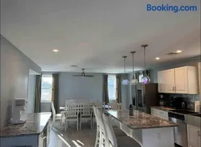 Jersey Shore Beach House close to NYC Ferry + Bus - Image 5
