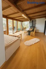 Juralodgespa Chalet isolé avec jacuzzi - Image 3
