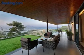 SaffronStays The Stillwater House - 6BR Lakefront Villa with Pool & Lake Views - Image 2