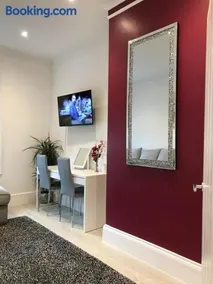 The Dragon Pad Boutique Apartment - Image 2