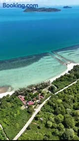 Angthong Beach Resort - Image 1