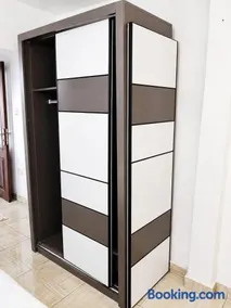 Stylish 2 bedrooms bnb apartment in kisimani, Mombasa - Image 3