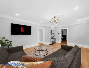 Spacious 3BR 2BA Home with Private Yard - Image 1