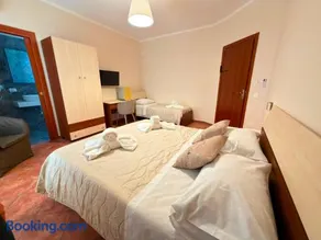 Suite 04 - Image 2
