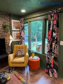 Kitschy Kottage - Image 2