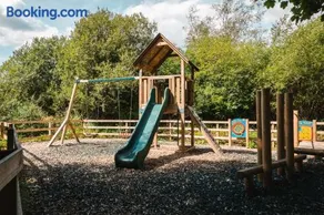 Newby Bridge Country Caravan Park - Image 2