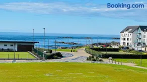 Portrush, Ramore Head apartment with sea views - Image 2