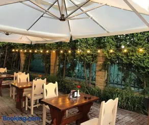 Golden Lion Hotel - Image 4