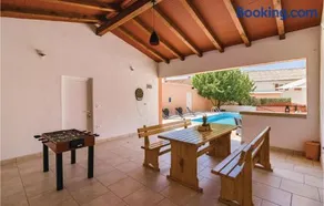 Three-Bedroom Holiday Home In Pazin - Image 2