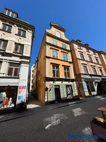 Historic apartment in Old Town - Image 3