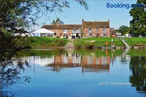 Lower Lode Inn - Image 2