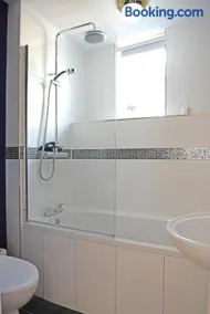 Cathedral View Apartment, Flat 3 - Image 3