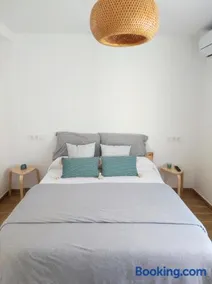 Apartamentos La Casa del Maestro - Image 1