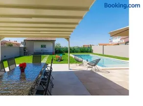Villa Edi with heated pool - Image 3