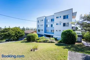 Yamba Towers 1 - LJHooker Yamba - Image 3
