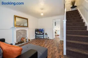 The Perfect house for Families & contractors- near Digbeth - Image 3