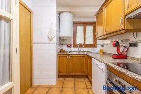 Apartamento vacacional totalmente equipado con terraza | Vistas a la montaña | Admite mascotas - Image 4