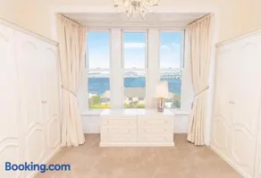 Riverview Upper Apartment - Image 1