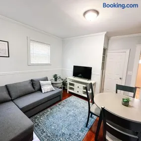 Historic peaceful apartment - Image 3