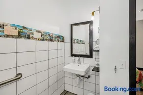 Pet friendly first floor room near Purina Farms - Image 5