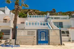 Spacious Beach Villa at Playa Blanca with Direct Beach Access, Garden, AC and Free Private Parking - Image 3