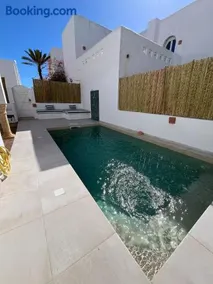 Dar Lisa - Charming authentic beachfront villa - Image 2
