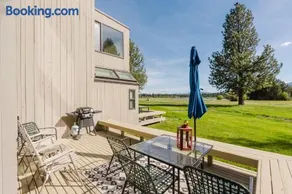 Lakeview Meadow Retreat - Image 5