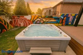 Luxe Home Near Limeridge - Sleeps 11 - Pool - Image 2