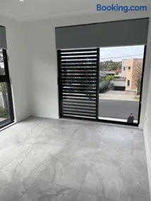 Private Room Available - Image 3