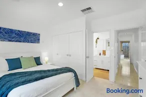 Walk to Vic Park Café Strip 3BR Close To CBD - Image 2