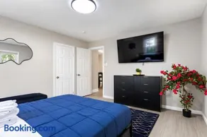 Spacious 3BR New Rochelle Parking 30 Min to NYC - Image 4