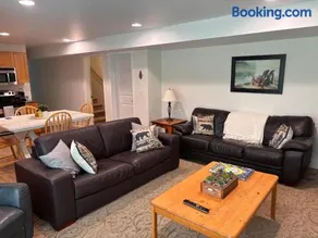 Sumas Mountain basement suite - Image 2