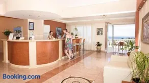 Ariadne Apartments - Image 4
