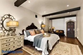 Whitestone Ranch Private Lakefront Estate for Groups - Image 1