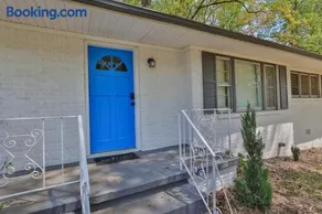 Cozy Home In Forest Park, GA - Image 3