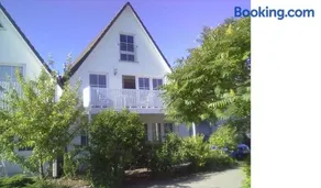 Ruhige, moderne Maisonette Ferienwohnung Rügensonne mit großem Balkon - umgeben vom Wasser - Image 1