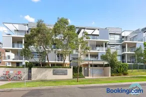 Epping 2BR House with Parking - Image 1
