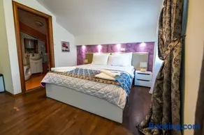 Hotel Oasis - Image 5