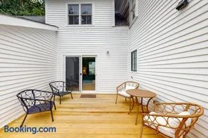 Friendly home with our separate condos & free WiFi in the heart of downtown - Image 5