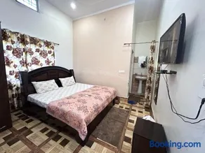 ROOMS Near Airport Gaharwar Homes - Image 4