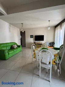 Apto na avenida de PIRATUBA, próximo ao balneário - Image 4