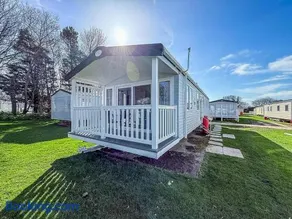 Lovely Caravan With Decking At Broadland Sands In Suffolk Ref 20178Bs - Image 3