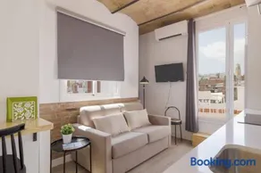 Ola Living Camp Nou - Image 1